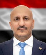 باتصال هاتفي .. طارق صالح يعزي الشيخ حمد الزويدي وإخوانه في وفاة والدهم عضو البرلمان