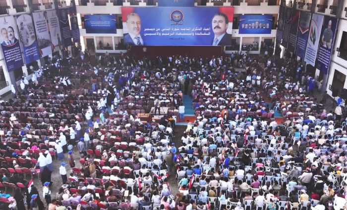 بحضور رسمي وشعبي واسع .. المخا تحتفل بالذكرى الثامنة لثورة 2 ديسمبر (صور)