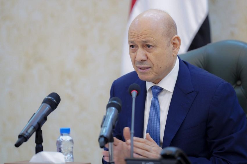 خلال تراسه جلسة لمجلس الوزراء .. الرئيس العليمي يحث الوزراء على التواجد في عدن ويؤكد ويشدد ويحث على امور هامة 