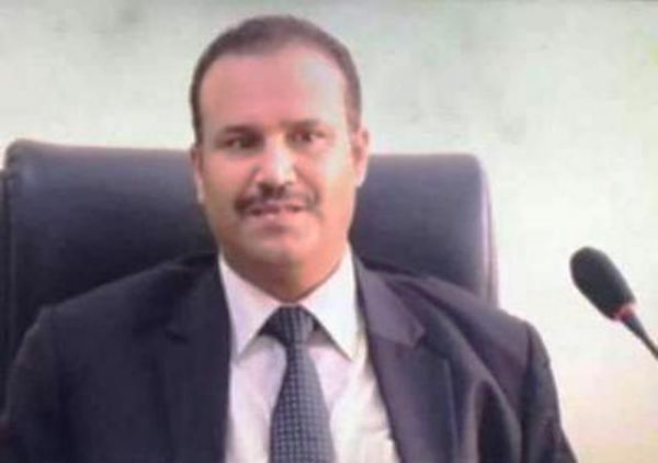 بعد رفض شركات هائل سعيد انعم تنفيذ قرارات الحكومة ..وزير يمني يكشف بان المجلس الرئاسي والحكومة اليمنية بين خيارين لاثالث لهما شاهد ما قاله 