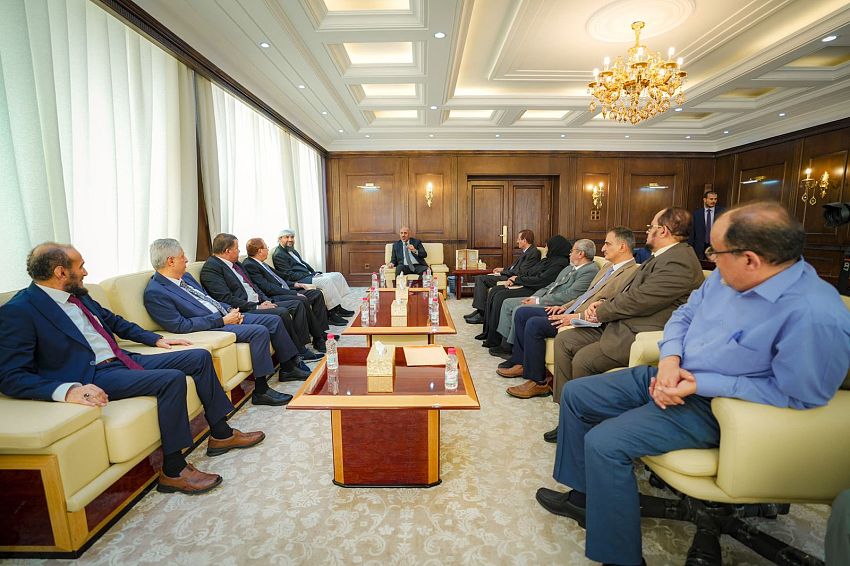 بالعاصمة المؤقتة عدن .. عضوا مجلس القيادة يلتقيان رئيس مجلس القضاء الأعلى ورئيس المحكمة العُليا والنائب العام