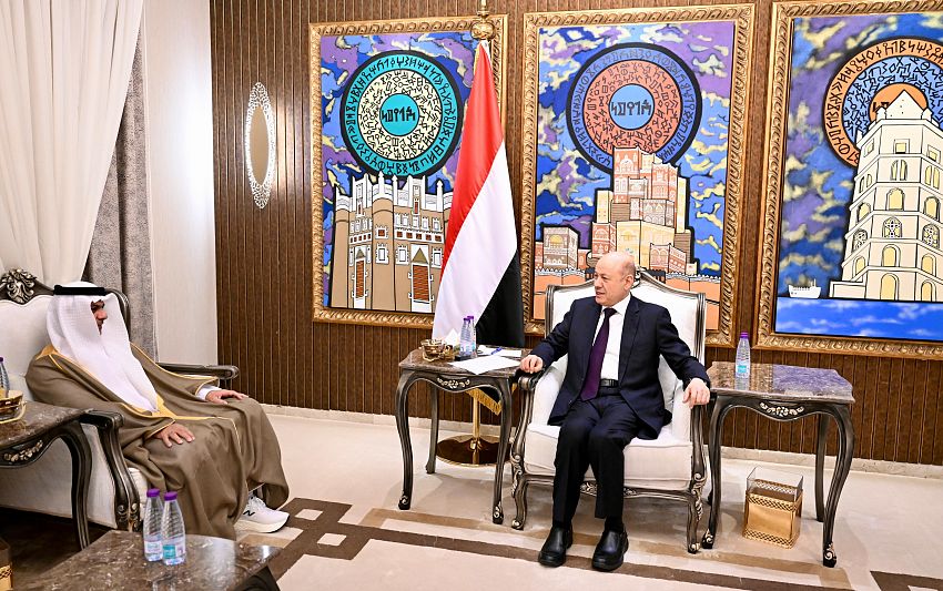 الرئيس العليمي رئيس مجلس القيادة يشيد بالتدخلات الاماراتية في مجال الطاقة الكهربائية