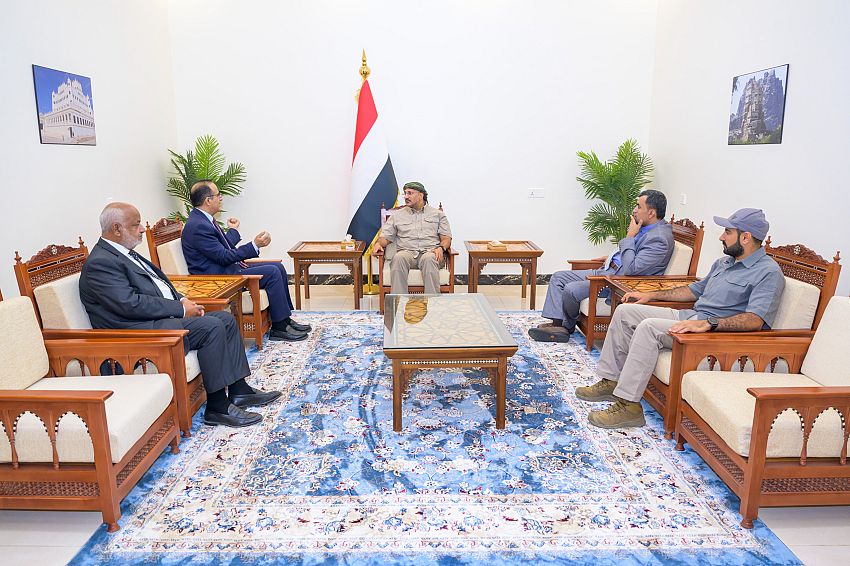 طارق صالح يشيد بجهود وزارة الصحة ودور طواقمها الطبية