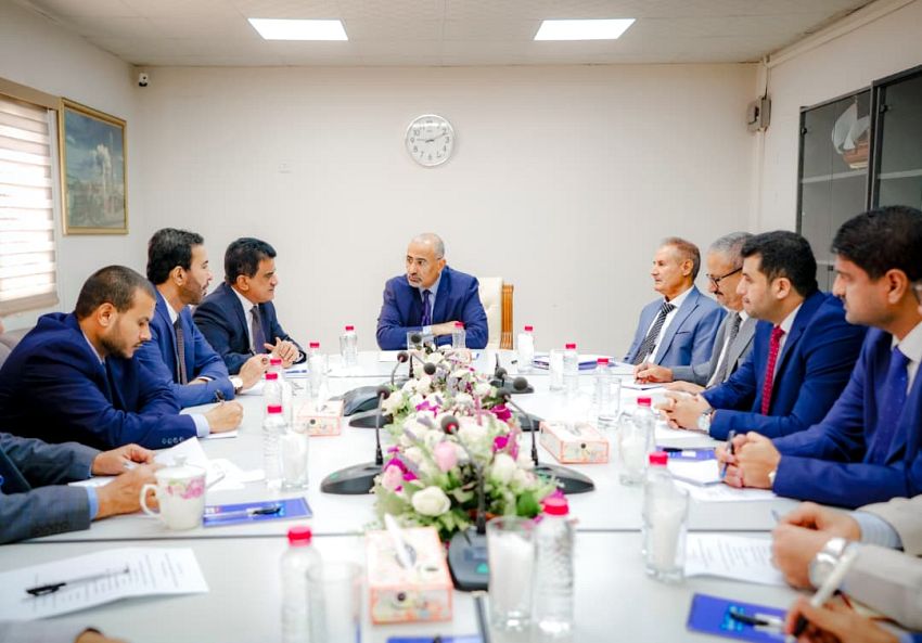 في عمل ومتابعة مستمرة له .. اللواء الزُبيدي يتابع هذا العمل الهام ويعقد اجتماع مع هذه الشخصيات 