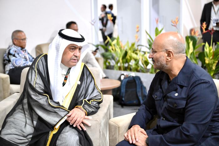 على هامش قمة المناخ "كوب 30" .. نائب رئيس مجلس القيادة الرئاسي طارق صالح يلتقي وزير النفط الكويتي 