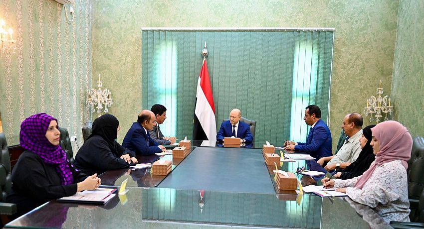 الرئيس العليمي رئيس مجلس القيادة يتسلم التقرير السنوي للجنة الوطنية للتحقيق في ادعاءات انتهاكات حقوق الانسان