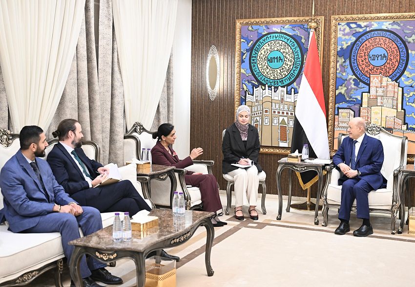 الرئيس العليمي رئيس مجلس القيادة يستقبل سفيرة المملكة المتحدة