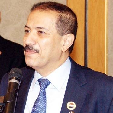 شاهد صورة ابرز المرشحين لرئاسة حكومة الحو...ثيين والذي عاد اليوم الى صنعاء على متن طائرة خاصة (الاسم والصورة)