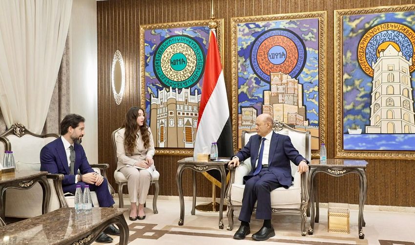 الرئيس العليمي رئيس مجلس القيادة يستقبل القائم بأعمال سفارة الولايات المتحدة
