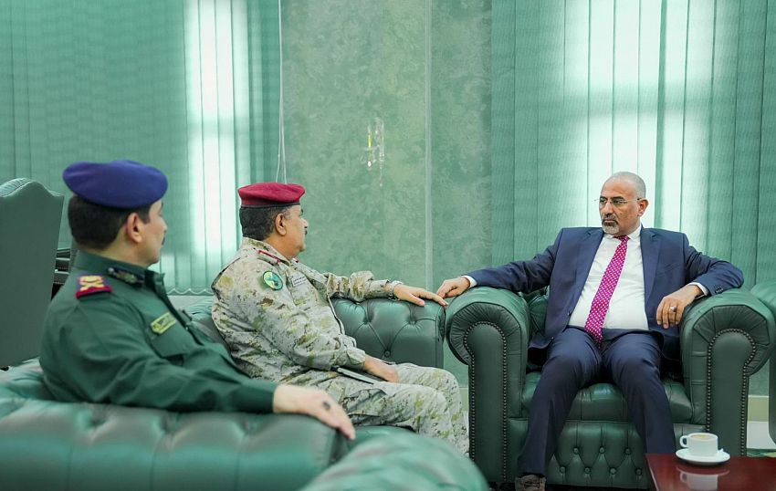 عضو المجلس الرئاسي اليمني اللواء الزُبيدي يشدد على أهمية تعزيز التنسيق العسكري والأمني لحفظ الأمن والاستقرار