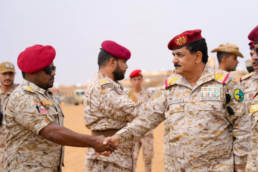 في حراك لوزارة الدفاع اليمنية غير مسبوق ..الداعري  يطلع على اوضاع منتسبي الفرقة الثانية لقوات درع الوطن في الوديعة