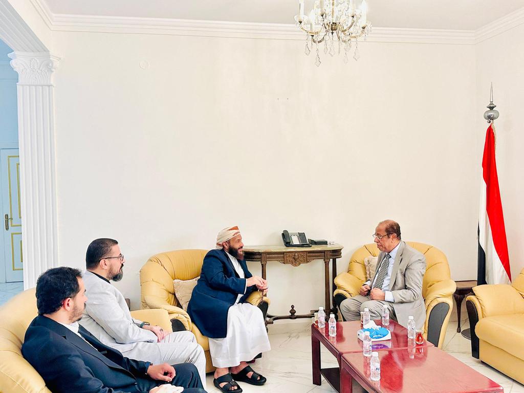 وزير الأوقاف والإرشاد الشيخ الدكتور محمد بن عيضة شبيبة يناقش مع القنصل العام في جدة تذليل الصعاب وخدمة حجاج ومعتمري الجمهورية اليمنية 