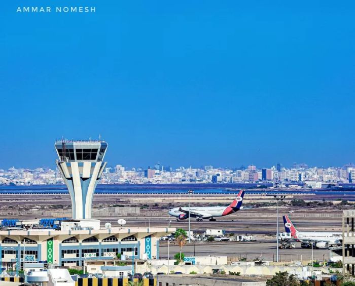 بعد تضرر طائرة لليمنية نتيجة سوء التشغيل .. إقالة مسؤولين في مطار عدن