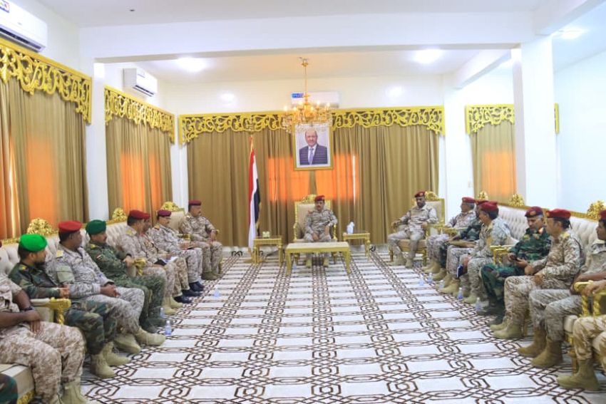خلال اجتماع موسع .. وزير الدفاع الفريق الركن محسن الداعري يشيد بجهود قوات محور الغيضة