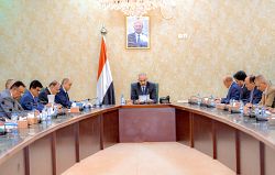 برئاسة اللواء عيدروس الزُبيدي .. اللجنة العليا للموارد السيادية والمحلية تبحث الوضع الاقتصادي والتدابير اللازمة لتفعيل المؤسسات الإيرادية