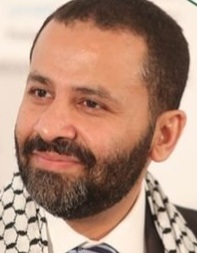 القيادي البارز في حزب التجمع اليمني للاصلاح حميد الاحمر يطالب الرئيس العليمي باقالة هذه الشخصيات احدهما برتبة وزير 