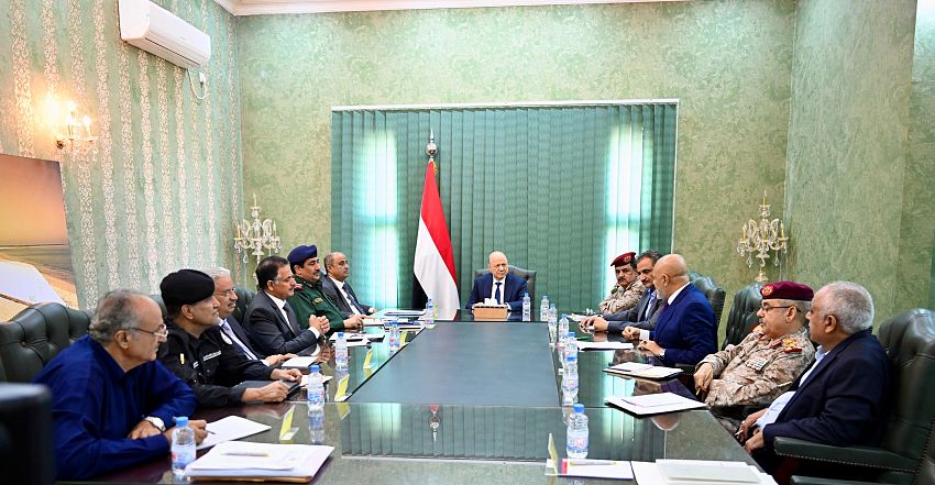لحلول سريعة للوضع الاقتصادي والخدمي في اايمن .. الرئيس العليمي يعقد اجتماع على مستوى رفيع بحضور رئيس الحكومة 