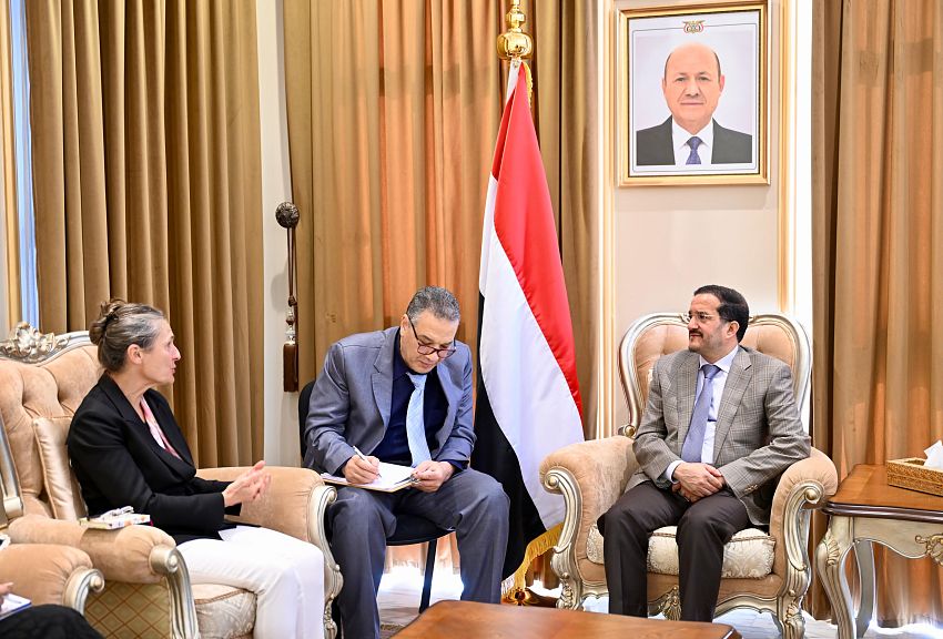 نائب رئيس المجلس الرئاسي اليمني الشيخ عثمان مجلي يؤكد انه من أراد السلام عليه الالتزام الحرفي بالقرارات الدولية والمرجعيات ذات الصلة