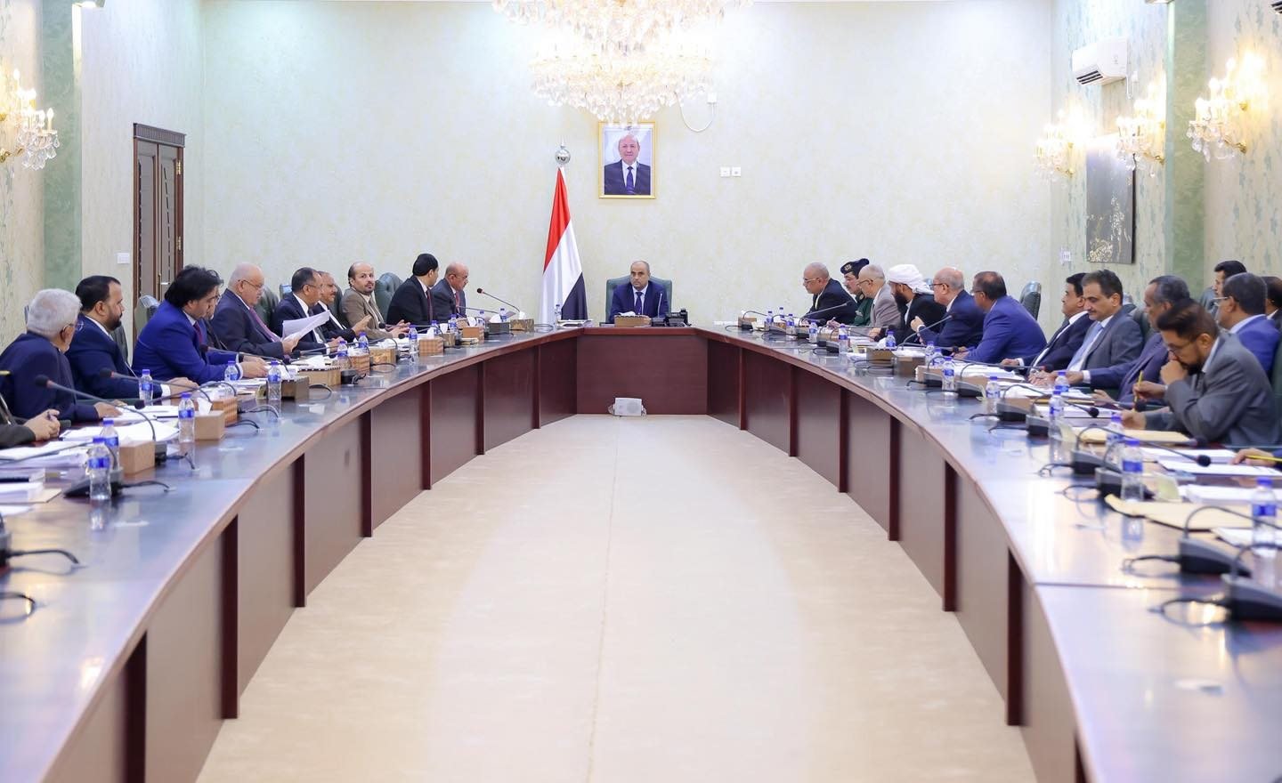 من فضائح الفساد التي تمارسها مافيا الفساد في اليمن .. فتحي بن لزرق يكشف عن خبر سيكون صاعقة لهذه المافيا حسبما اكد له مصدر حكومي