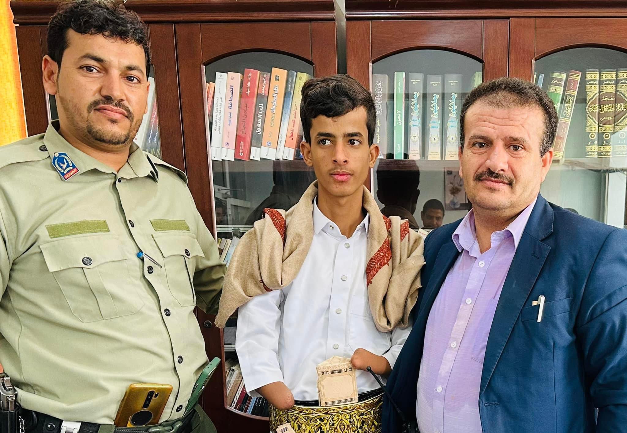 الصحفي اليمني أحمد العباب يكشف عن التسهيلات التي تمت اليوم بمحافظة مأرب للبطل عبدالواحد وافي شاهد ما قاله