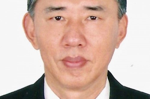 السفير الصيني يعلن وصول مساعدات طبية الى سيئون