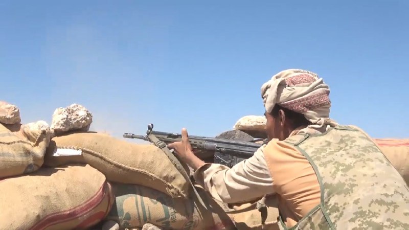 صحيفة: القوات الحكومية تستعيد مواقع خسرتها في المشجح والمليشيا توسع المواجهات بالقرب من مفرق الجوف