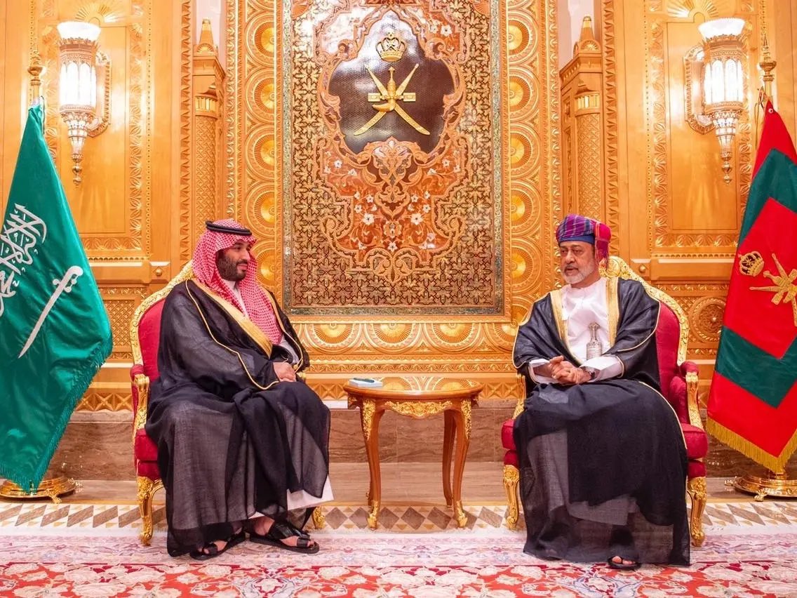 ولي العهد السعودي الأمير محمد بن سلمان يعزي سلطان عمان في ضحايا السيول والامطار 