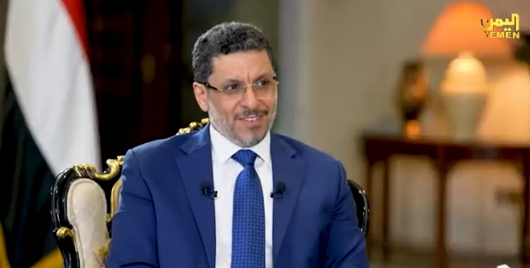 في مقابلة تلفزيونية له .. رئيس الوزراء اليمني يكشف عن مستجدات المرحلة التي تمر بها البلاد شاهد بالفيديو 