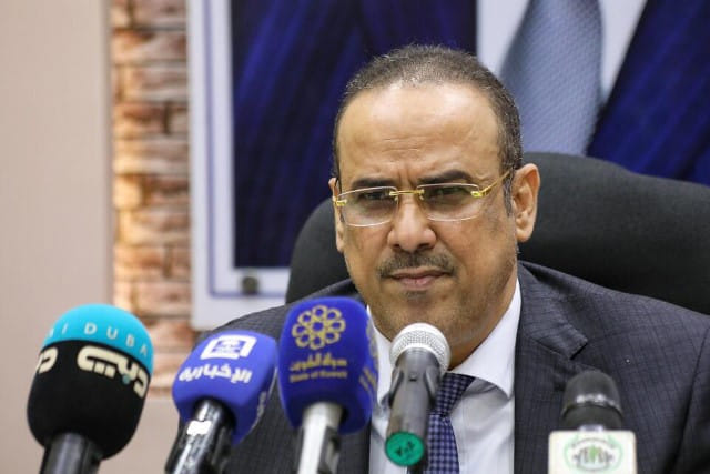 من هو رجل الدولة الذي بكى عليه الناس يوم أمس؟ : فتحي بن لزرق: مرتان اثنتان في حياتي اتصل بي الناس وهم يبكون كانت الأولى يوم سقطت صنعاء والثانية ليل أمس.. (تفاصيل)