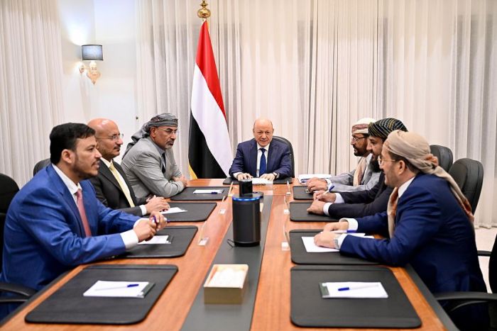 برئاسة الرئيس العليمي .. مجلس القيادة يناقش مستجدات الأوضاع المحلية والإقليمية ومسار الإصلاحات الشاملة