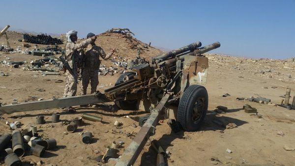 مدفعية الجيش تدك أوكار وتحصينات المليشيات الحوثية في مران بصعدة