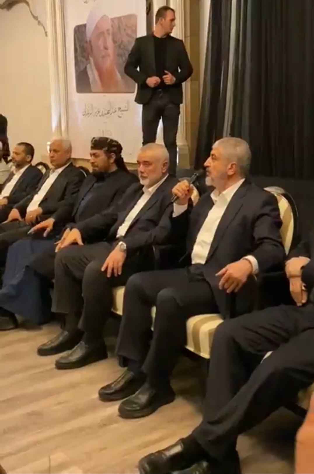 شاهد بالفيديو كلمة رئيس حركة حماس في الخارج خالد مشعل أثناء تقديم العزاء في الشيخ عبدالمجيد الزنداني (فيديو)