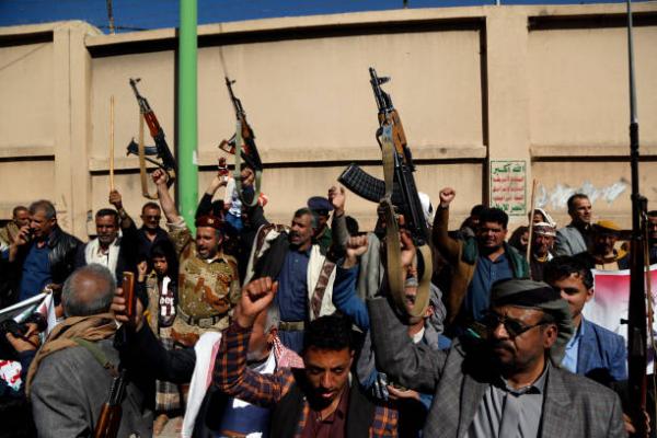 اليمن.. ترند عالمي لتأييد قرار تصنيف الحوثيين منظمة إرهابية