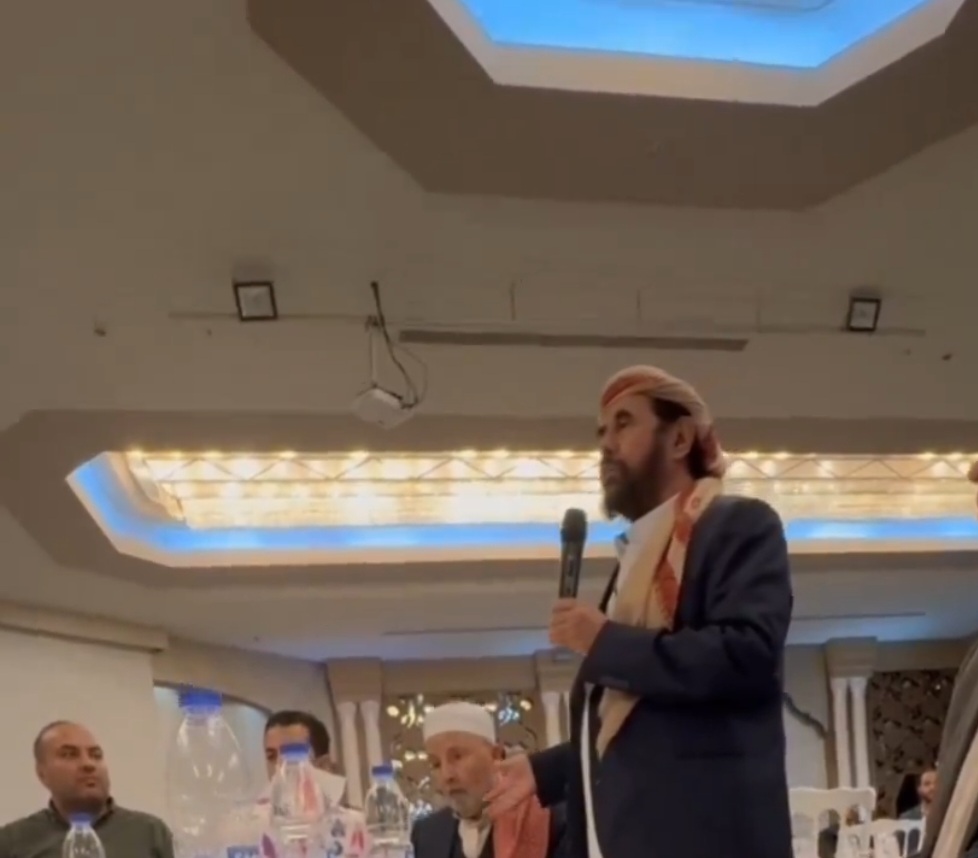 الشيخ مبخوت بن عبود الشريف يصل العاصمة التركية اسطنبول ويقدم العزاء في الشيخ الزنداني وهذا ما قاله (فيديو)