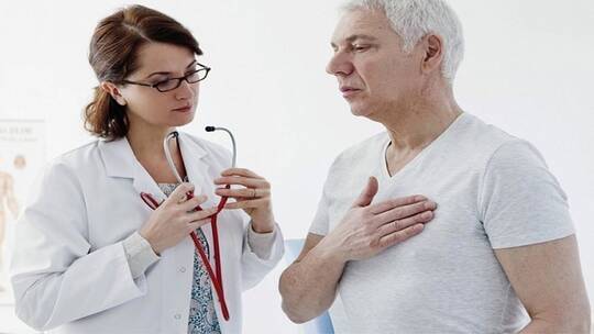 علماء: 25% من المصابين بعدم انتظام ضربات القلب أعمارهم تقل عن 65 عاما