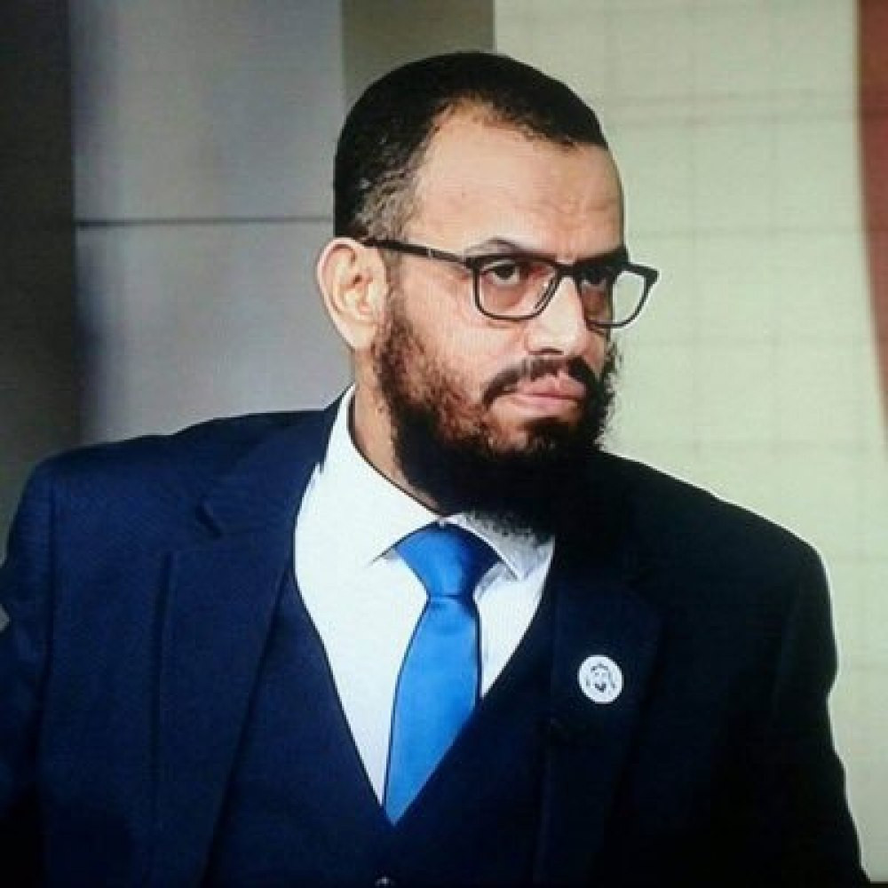 لأول مرة هاني بن بريك يتعجب من صمت معين عبدالملك وسلطان البركاني وكبار شخصيات في الدوله من محافظة تعز عما يحدث من قبل مليشيات الاخوان حسب قوله شاهد ماقاله