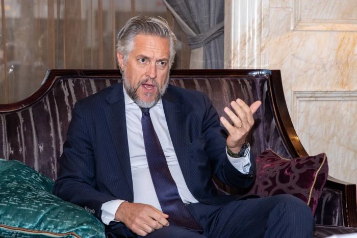 رئيس بعثة الاتحاد الأوروبي في اليمن: ندرس تصنيف الحو...ثيين جماعة إرها...بية