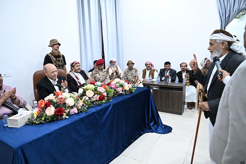 الرئيس العليمي رئيس مجلس القيادة الرئاسي اليمني يلتقي القيادات الرسمية والسياسية والشعبية في محافظة مأرب