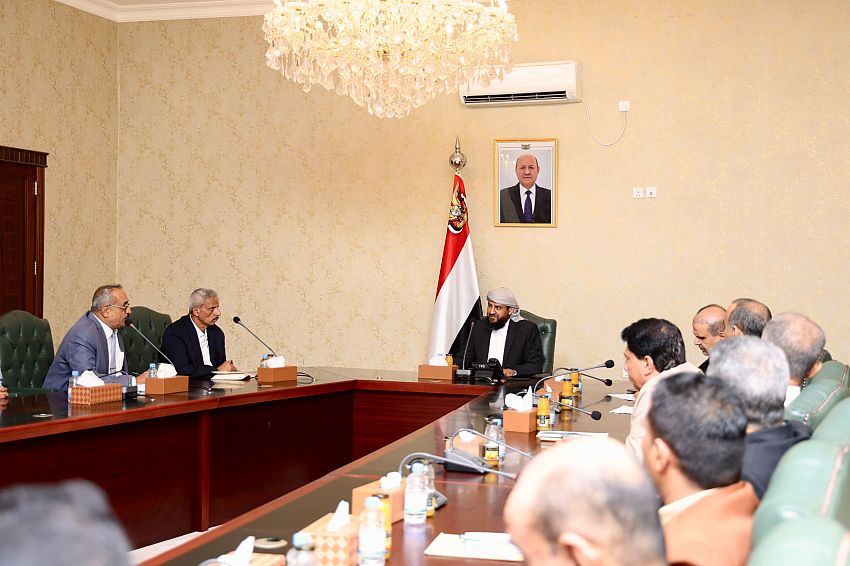 عضو مجلس الرئاسة اليمني  عبدالرحمن المحرّمي يعقد لقاءً موسعاً بالسلطات المحلية والتنفيذية بمحافظة لحج